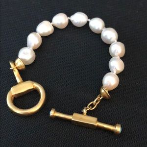 Super nice pearl bracelet with turquoise studs